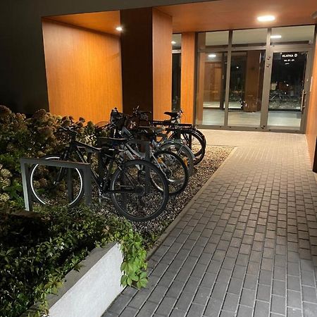Księżycowy Apartament Ursus Warszawa Zewnętrze zdjęcie